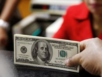 El dólar oficial cerró a $8,40 y el negro, con altibajos, cayó 7 centavos a $13,88