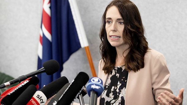 Nueva Zelanda: la primera ministra Jacinda Ardern se corrió de escena para no afectar el resultado del referendo sobre eutanasia