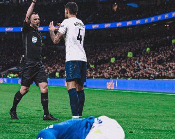 La terrible patada de Cuti Romero a Richarlison