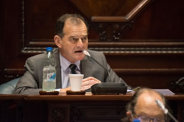 El senador Guido Manini Ríos no está convencido de que el presidente desee que otro integrante de la Coalición Multicolor llegue a la presidencia.