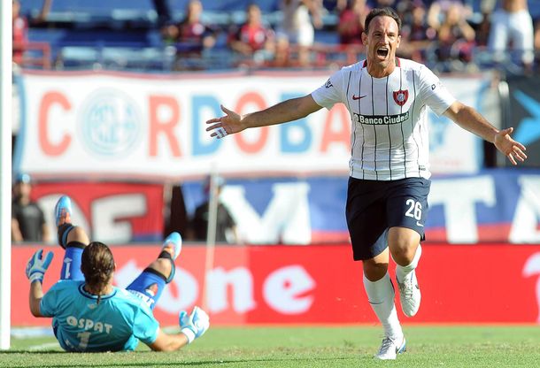 San Lorenzo dejó la Recopa atrás y debutó en el torneo con un triunfo