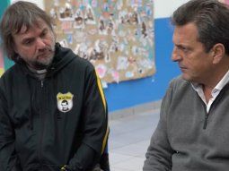 Sergio Massa estuvo con curas villeros en la villa Zavaleta