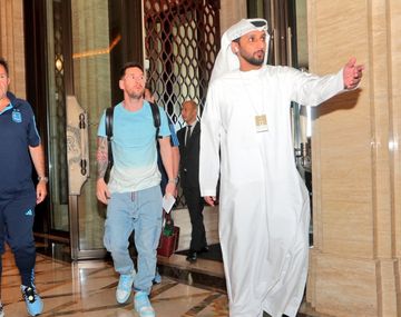 Messi ya está en Abu Dhabi: llegó junto a Di María y Paredes