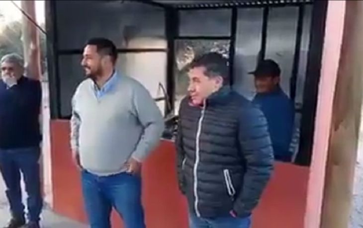 Insólito: el gobernador de La Rioja inauguró un puesto de tortillas