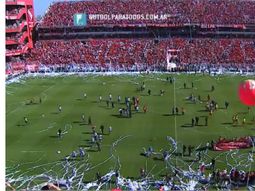 video: asi recibieron los hinchas a independiente y racing en el clasico video: asi recibieron los hinchas a independiente y racing en el clasico