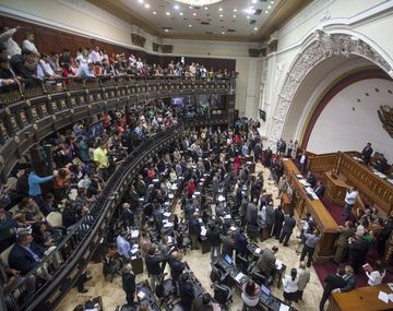 El congreso venezolano perdió tres legisladores opositores electos