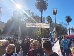 Multitudinaria convocatoria en Plaza de Mayo en respaldo a Cristina Kirchner