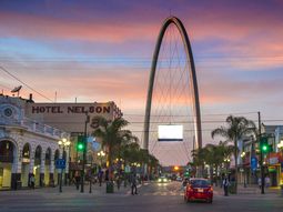 Nació en Tijuana, comenzó un pequeño negocio de jugo de uva y sin darse cuenta creó un megaimperio mexicano que compró Coca-Cola Nació en Tijuana, comenzó un pequeño negocio de jugo de uva y sin darse cuenta creó un megaimperio mexicano que compró Coca-Cola