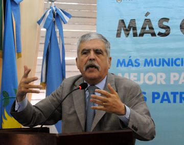 De Vido firmó un acuerdo para realizar obras hidráulicas en Neuquén