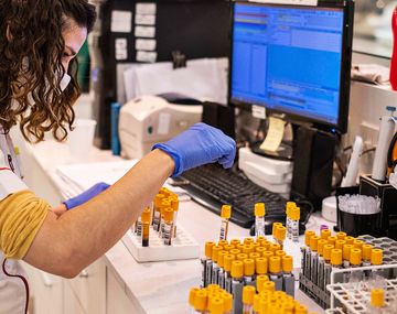 Infectarán con coronavirus a voluntarios para acelerar la llegada de la vacuna