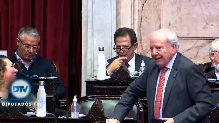 El diputado Enriquez defendió a Iglesias y atacó a Flor Peña: Las visitantes VIP se hacen las víctimas