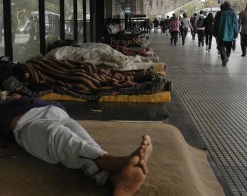 Financial Times: los argentinos eligen entre pagar las tarifas o comer