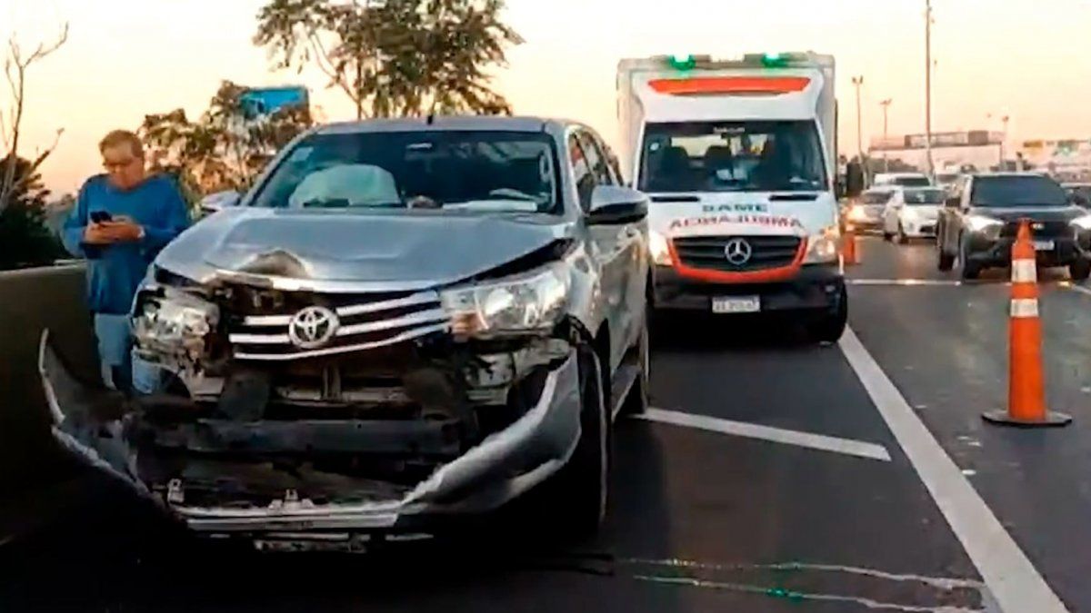 Choque múltiple en la autopista 25 de Mayo deja un herido