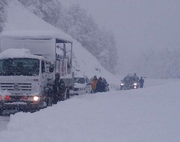 32 pasos fronterizos cerrados en la Cordillera por el temporal de nieve