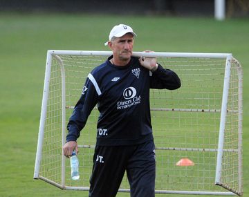 Bauza llega al país y firmará su contrato por un año