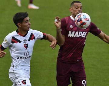 Newells y Lanús chocan en Rosario.