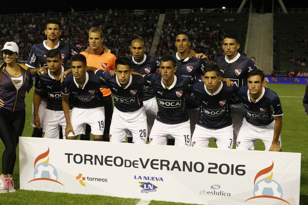 Independiente le ganó a River en un entretenido partido en Mar del Plata