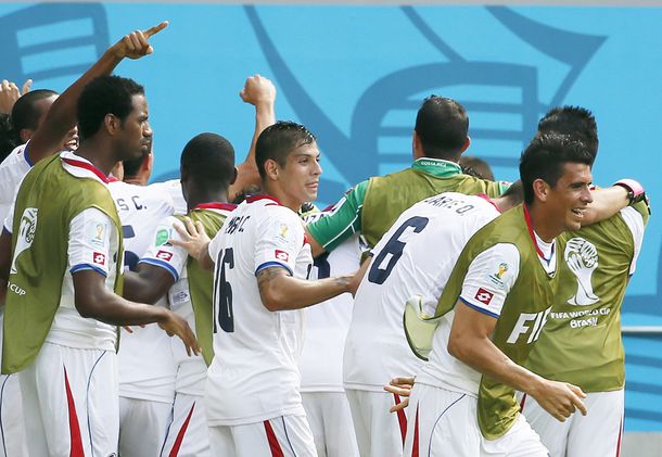 Con este gol, Costa Rica hizo historia ante Italia y se metió en octavos