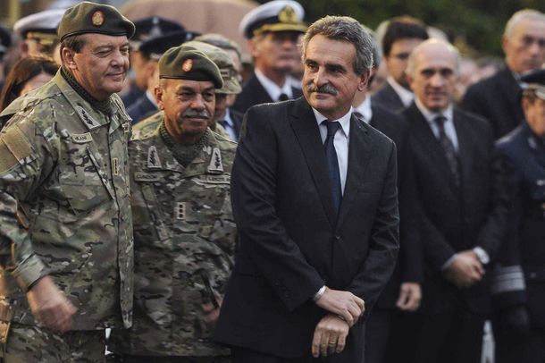 Cundom asumió al frente del Ejército y Milani defendió su gestión