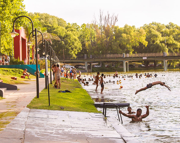El pueblo para hacer de todo, desde pescar, nadar y pasear en bicicleta o kayak
