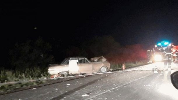 Córdoba: tres muertos por un choque frontal entre un auto y un camión