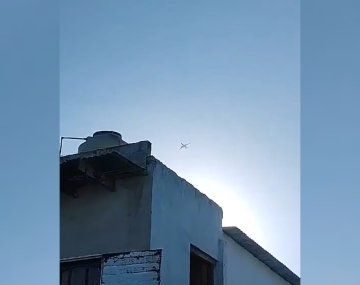 La Plata: grabaron un avión de Aerolíneas Argentinas que sobrevoló la ciudad un largo rato