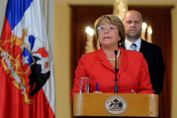 Bachelet agradeció el apoyo de Cristina Kirchner tras el terremoto en Chile