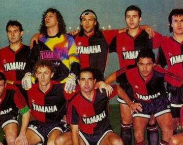 De gran paso por Newell´s, este exjugador fue compañero de Maradona y se levantó tras una dura depresión. 