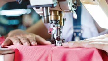 la industria textil cayo casi 26% interanual: el sector perdio mas de 19.000 empleos en dos anos la industria textil cayo casi 26% interanual: el sector perdio mas de 19.000 empleos en dos anos