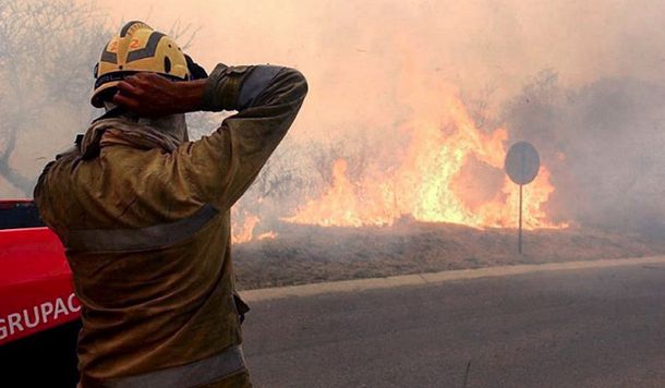 Continúan los incendios en el Delta del Paraná, en San Luis y en Tucumán