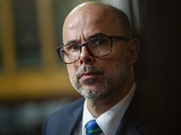 Diego Escuder será canciller interino hasta el regreso de Luis Lacalle Pou a Uruguay. Diego Escuder será canciller interino hasta el regreso de Luis Lacalle Pou a Uruguay.