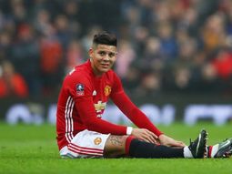 Marcos Rojo debió abandonar el partido por una lesión Marcos Rojo debió abandonar el partido por una lesión