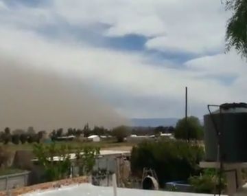 La imagen del viento llegando sorprendió a más de uno en San Juan