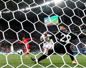 Harry Kane salvó a Inglaterra de un papelón en el debut ante Túnez