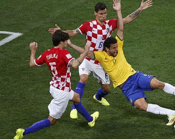 ¿Cómo es el nuevo fútbol que Platini propone y la FIFA rechaza?