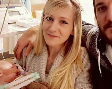Los padres de Charlie Gard abandonan la batalla legal para mantenerlo con vida