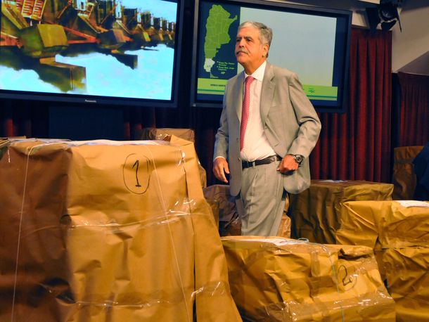 Cuatro grupos de empresas compiten para construir represas