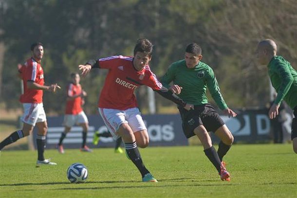 Estudiantes goleó a Nueva Chicago en un amistoso de pretemporada
