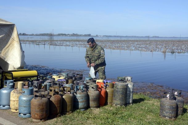 FOTOS: Una localidad bonaerense, aislada por la crecida del río Salado