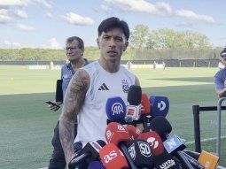 Lisandro Martínez respondió a un periodista español que preguntó por supuestas ayudas arbitrales para la Argentina. Lisandro Martínez respondió a un periodista español que preguntó por supuestas ayudas arbitrales para la Argentina.