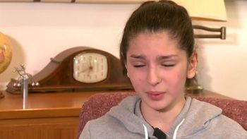 Frances fue suspendida por vender sus juguetes Frances fue suspendida por vender sus juguetes