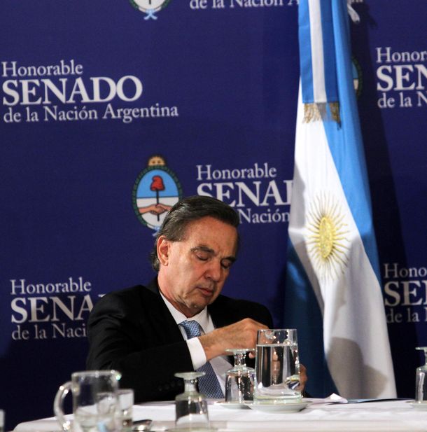 Pichetto pidió ajustes en ley de telecomunicaciones