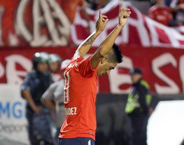 Leandro Fernández festeja uno de sus goles en Mar del Plata