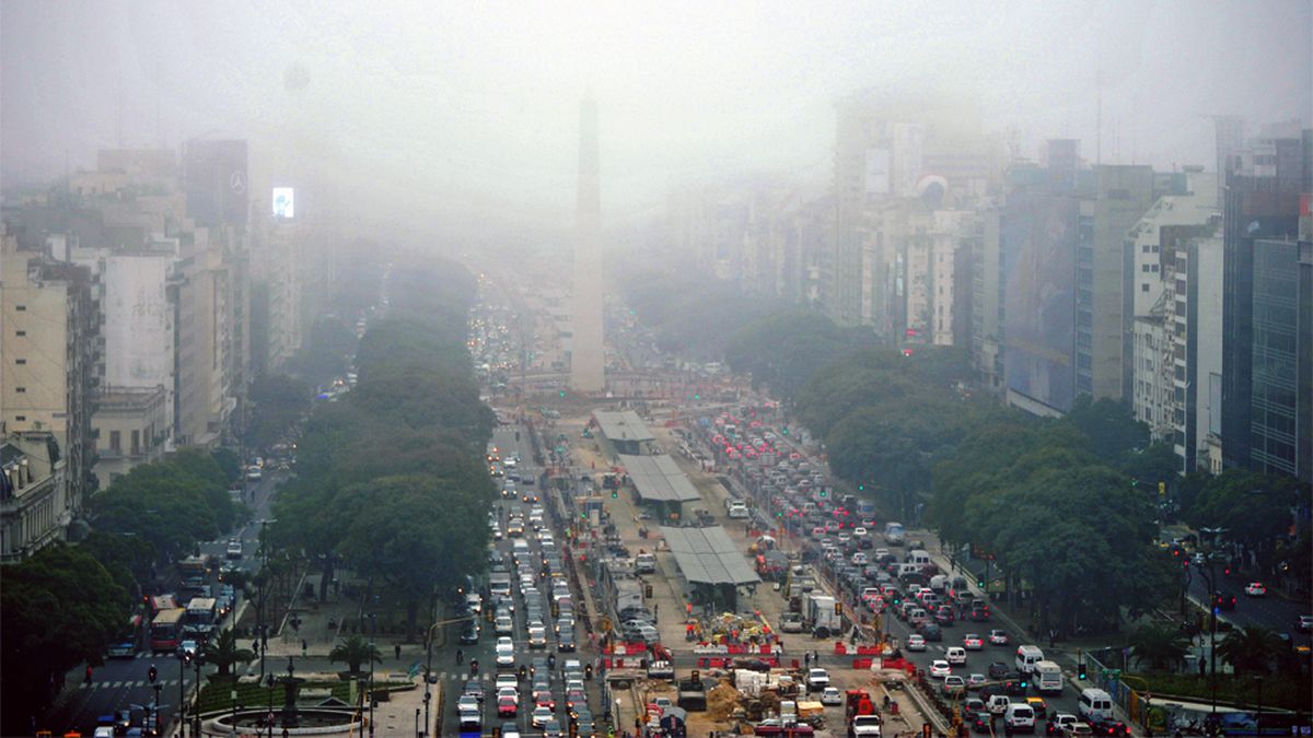La niebla complica la visibilidad en los accesos a la Ciudad