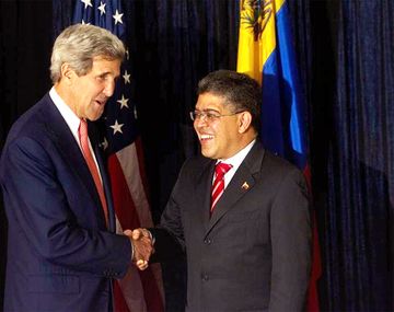 EE.UU. y Venezuela trabajan para normalizar relaciones