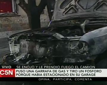 Prendió fuego el camión de un vecino estacionado frente a su casa