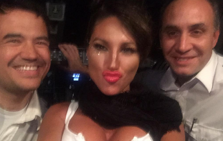 El piloto negó que Vicky haya usado comandos
