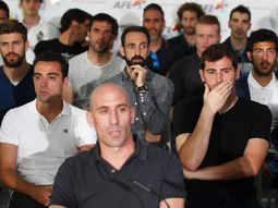 los jugadores de barcelona y real madrid amenazan con hacer huelga los jugadores de barcelona y real madrid amenazan con hacer huelga