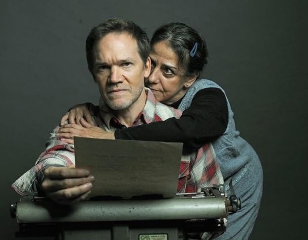 Misery, con Juan Gil Navarro, tuvo su gran estreno en calle Corrientes con una función repleta de figuras