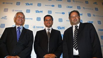 se fue cogorno y asumio blanco en racing se fue cogorno y asumio blanco en racing